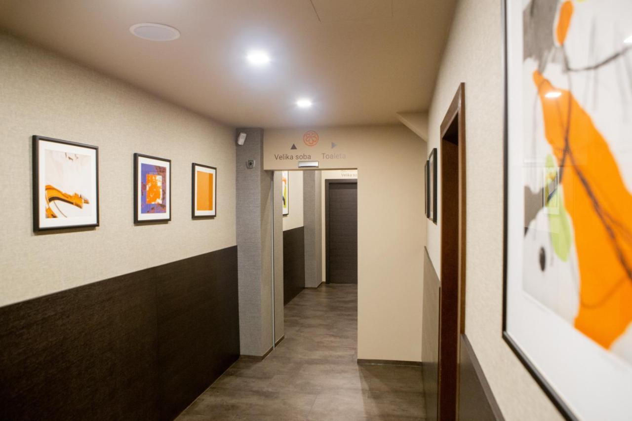 Hotel Pomaranca プトゥイ エクステリア 写真