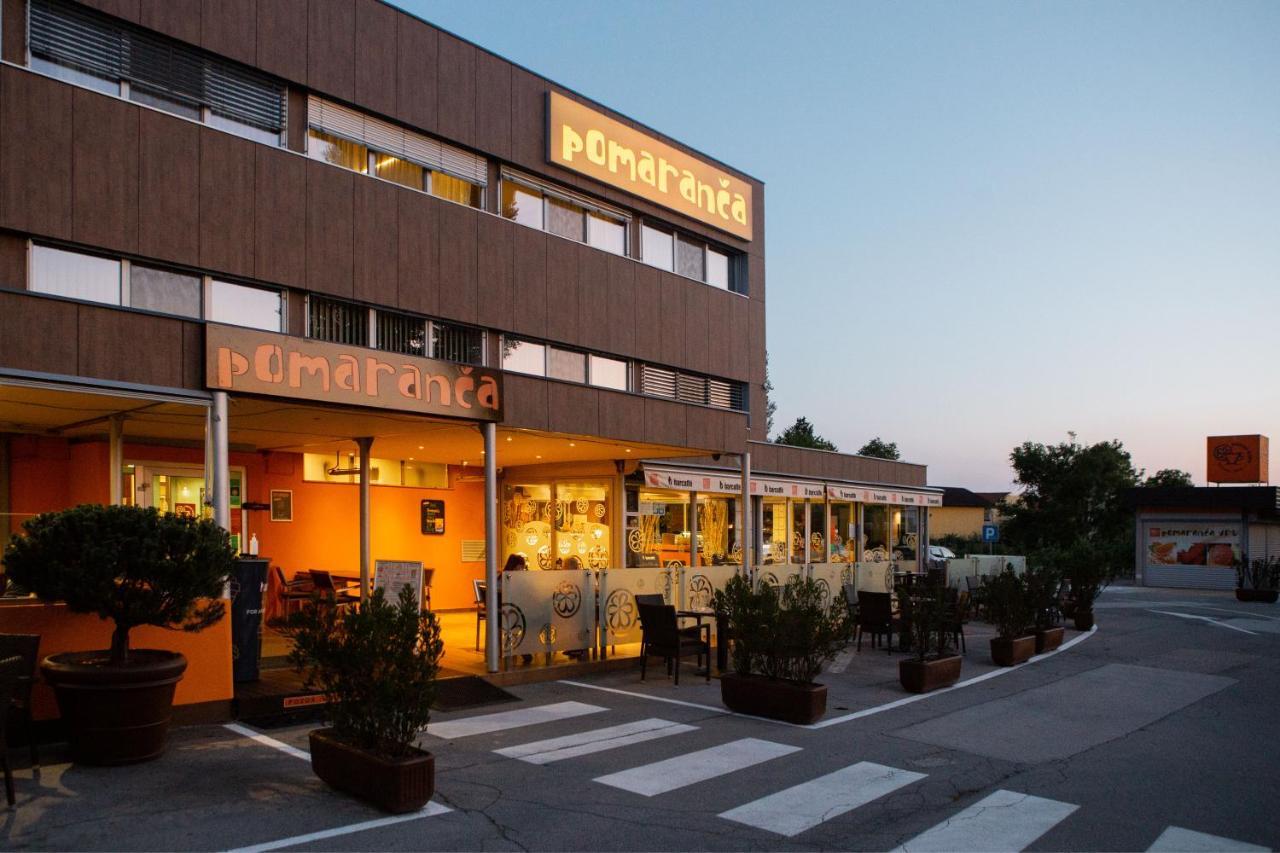 Hotel Pomaranca プトゥイ エクステリア 写真