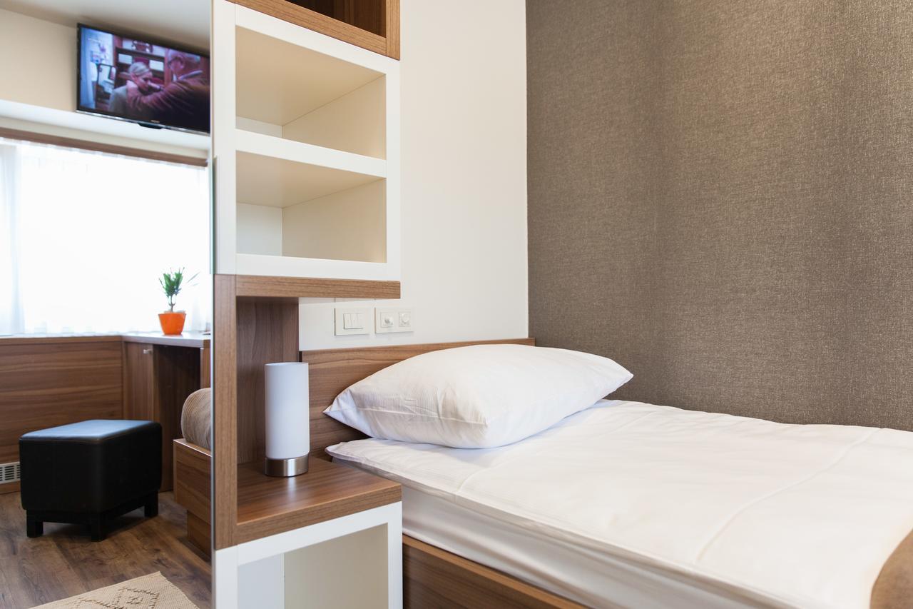 Hotel Pomaranca プトゥイ エクステリア 写真